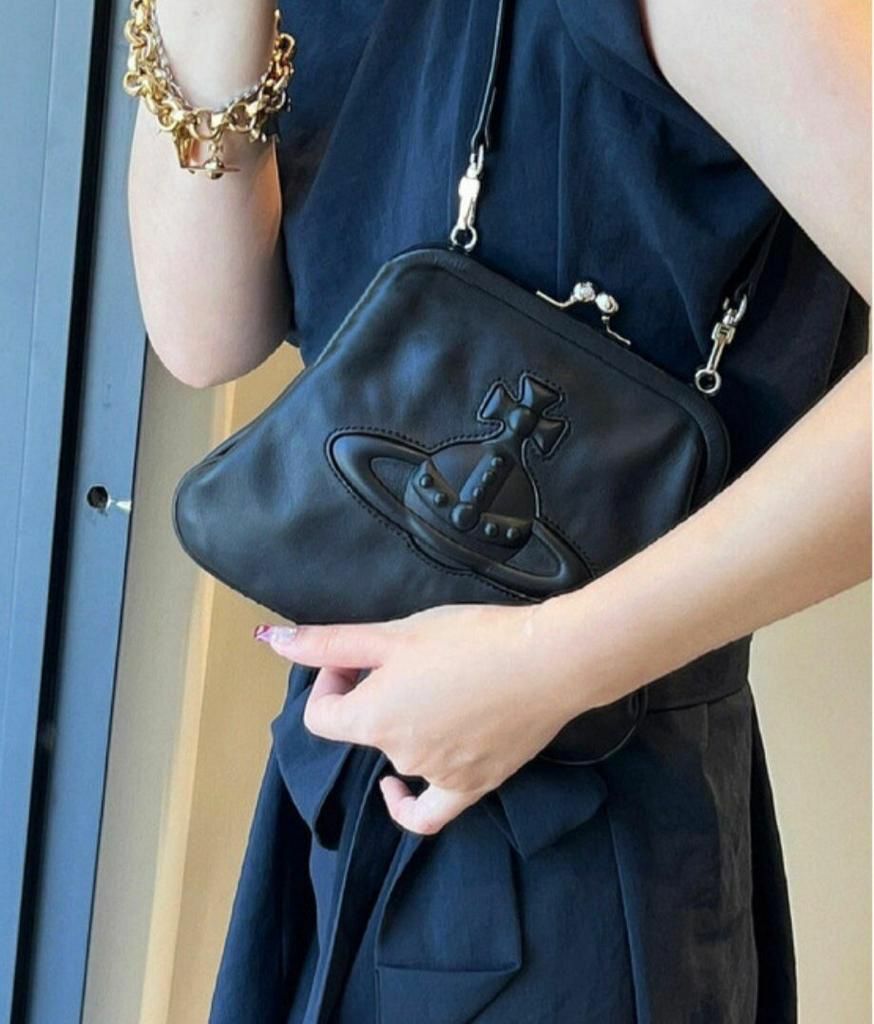 Vivienne Westwood💫💫鏈條餃子包🥰