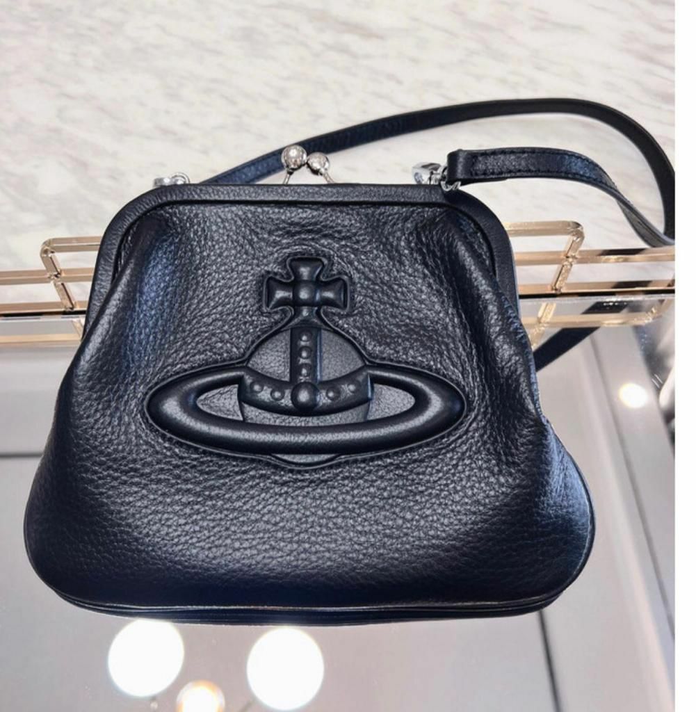 Vivienne Westwood💫💫鏈條餃子包🥰