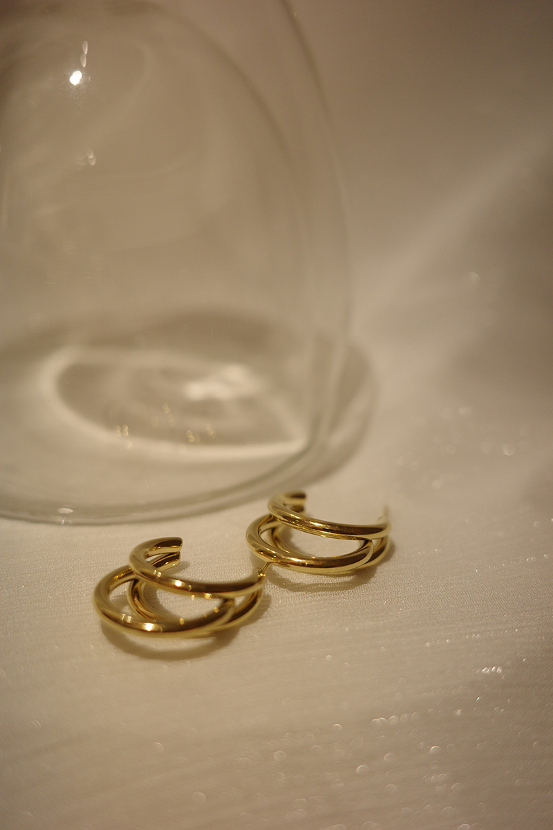 Carlota Hoop 耳針│鈦鋼│18K 鍍金系列*