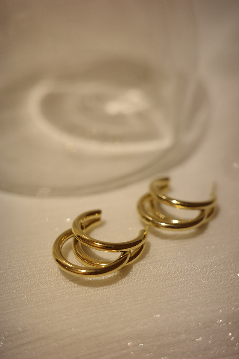 Carlota Hoop 耳針│鈦鋼│18K 鍍金系列*