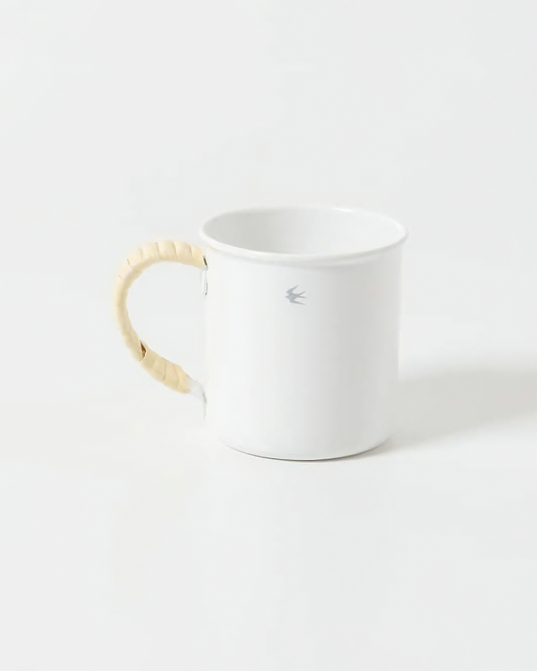 Enamel Rattan Mug L White | GSP TSUBAME