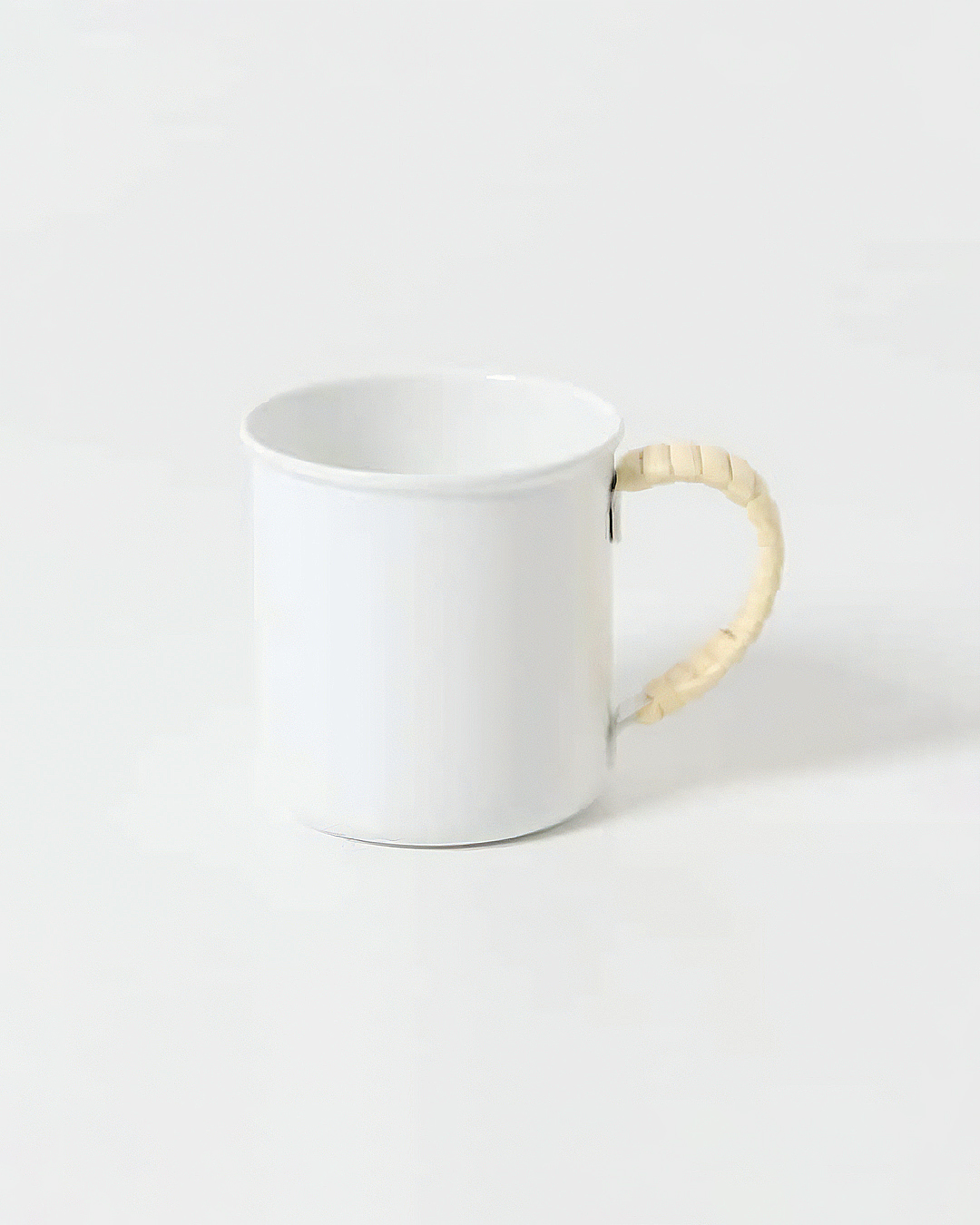 Enamel Rattan Mug L White | GSP TSUBAME