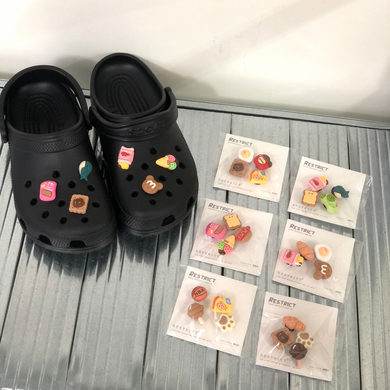 RESTRICT 獨家引進 稀有鞋扣 洞洞鞋鞋扣 洞洞鞋配飾 Crocs 專用