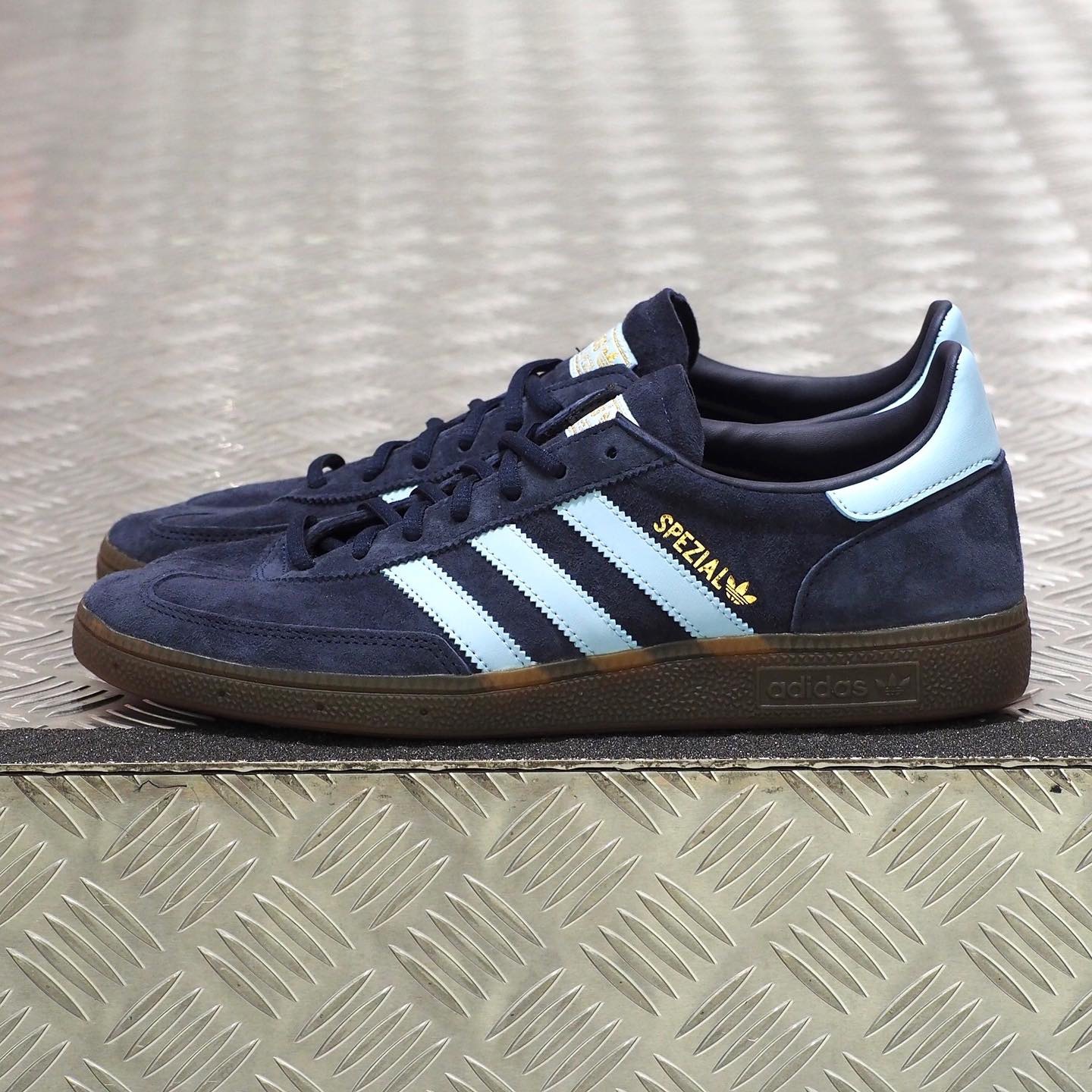 BD7633 adidas HANDBALL SPEZIAL 麂皮海軍藍膠底復古天空藍線