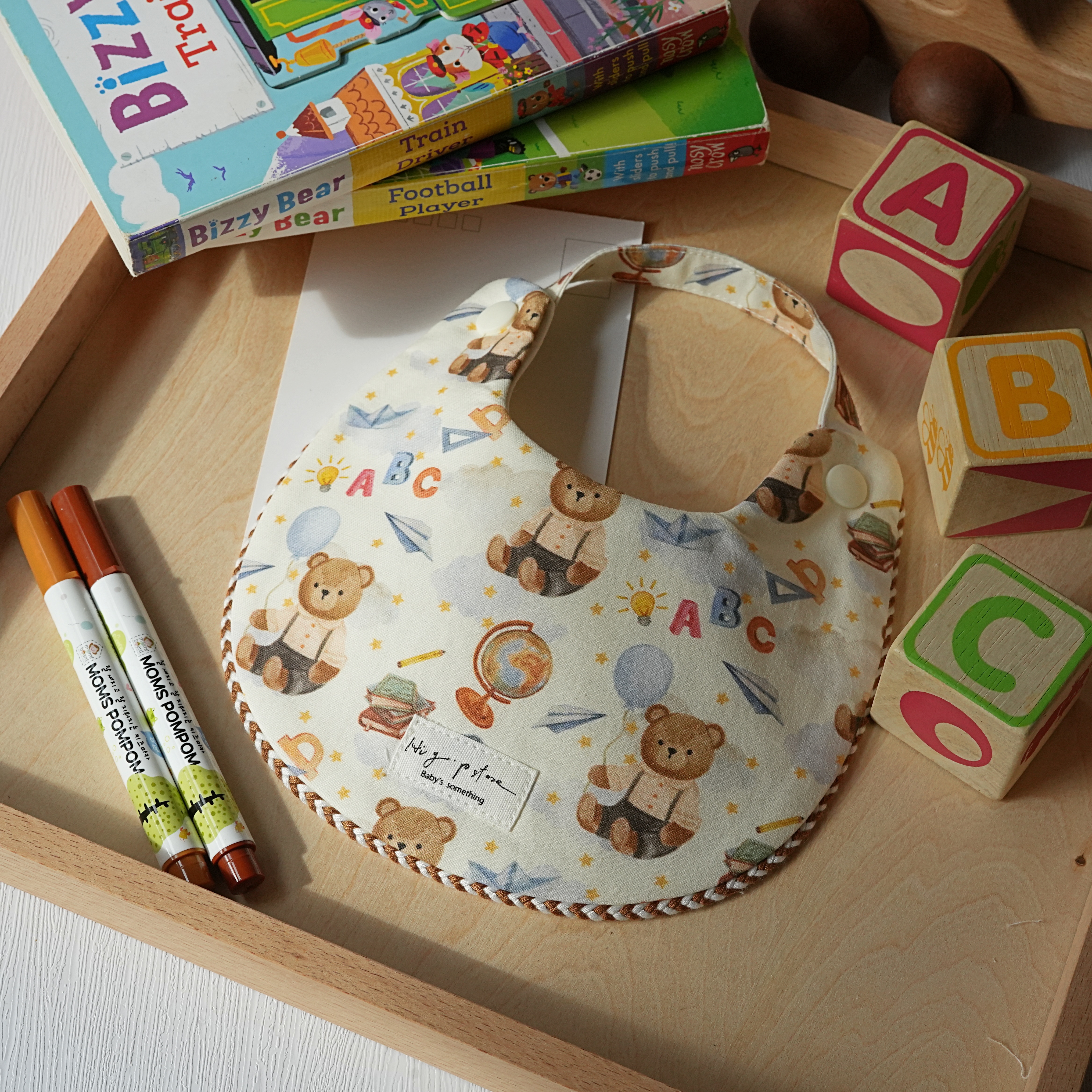 Hi Y.P store-手作圍兜-學院熊熊