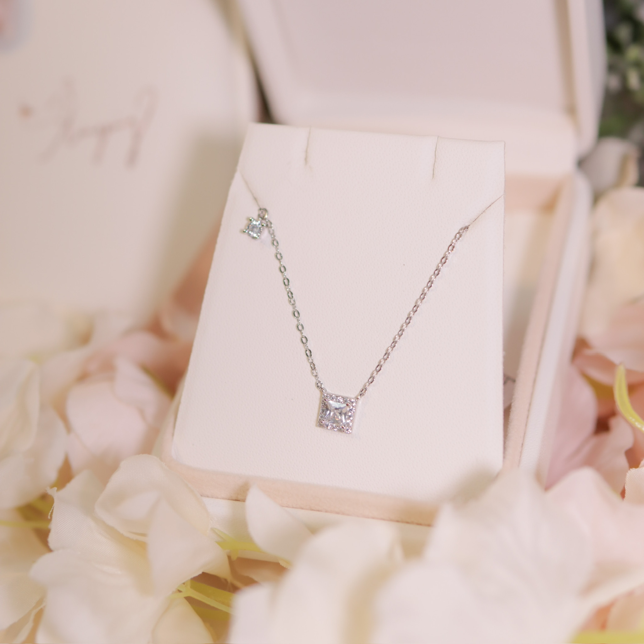 | 925 Silver・ White Gold  | Sugar Cube In Life Necklace | NE0899  |