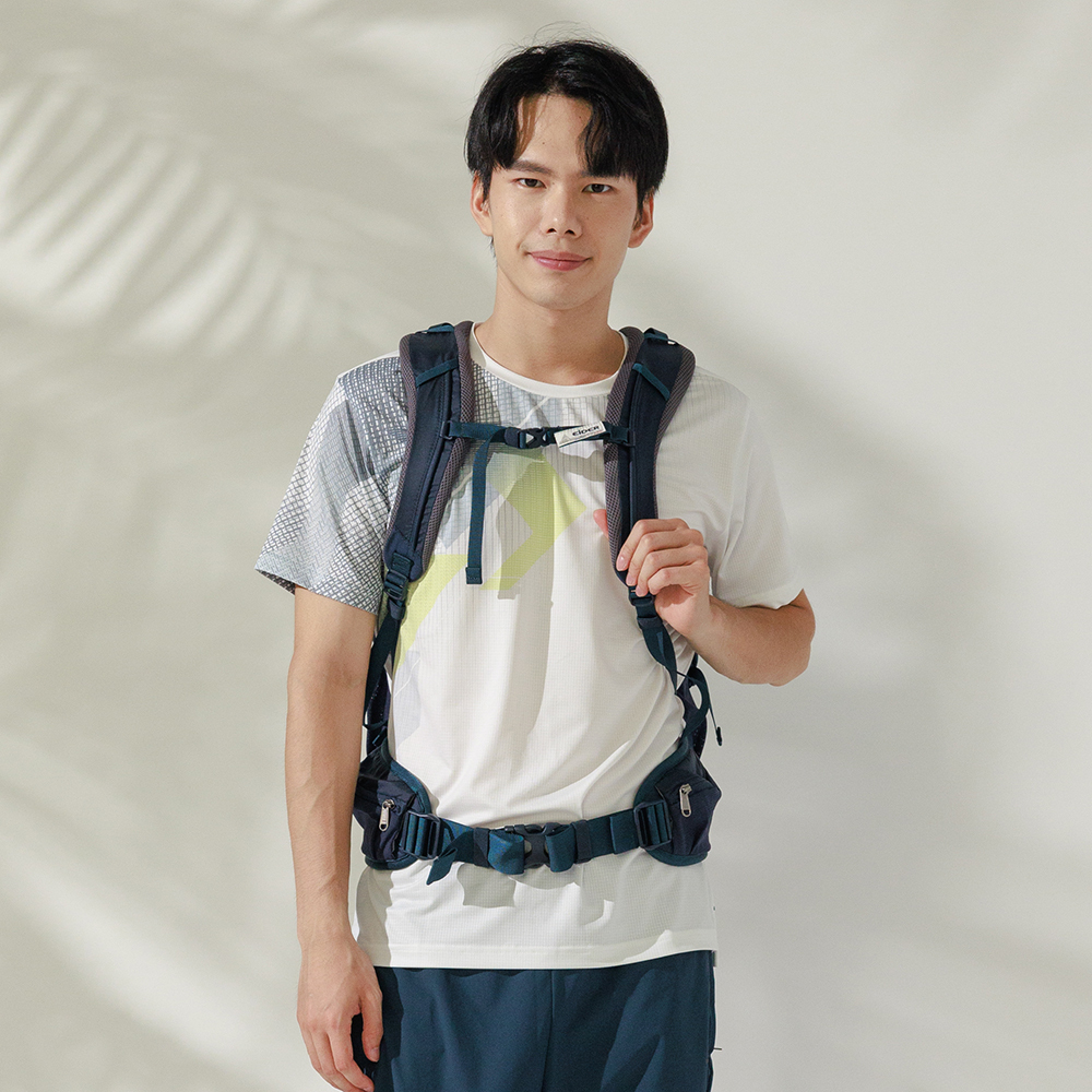 【EIDER】男透氣印花短袖圓領衫 / 22EDMM22221-[白]