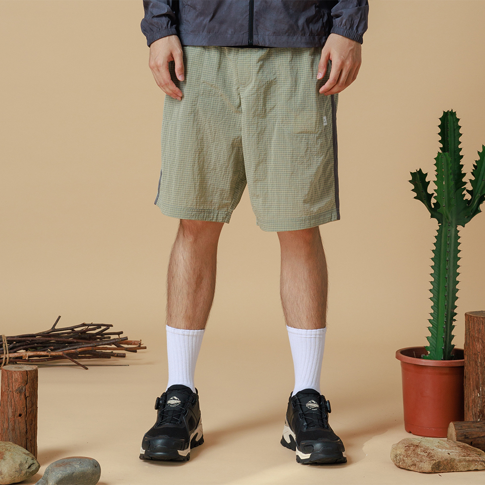 【EIDER】男輕量耐磨休閒短褲 / 22EDMM22344-[黑灰、卡其綠]