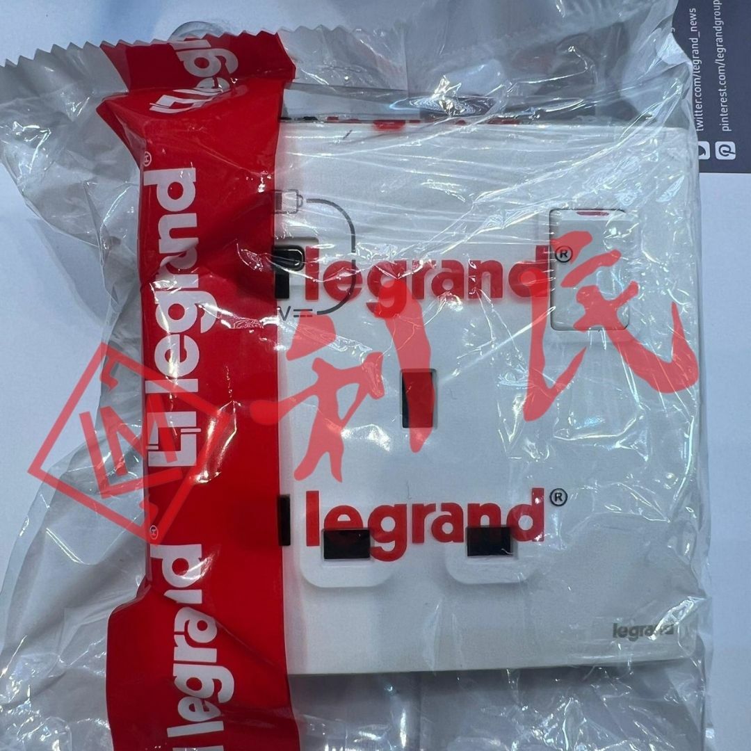 Legrand 羅格朗 MALLIA SENSES 13A單蘇有開關連TYPE-C (陶瓷白/香檳金/深沙銀/子夜黑/深古銅)
