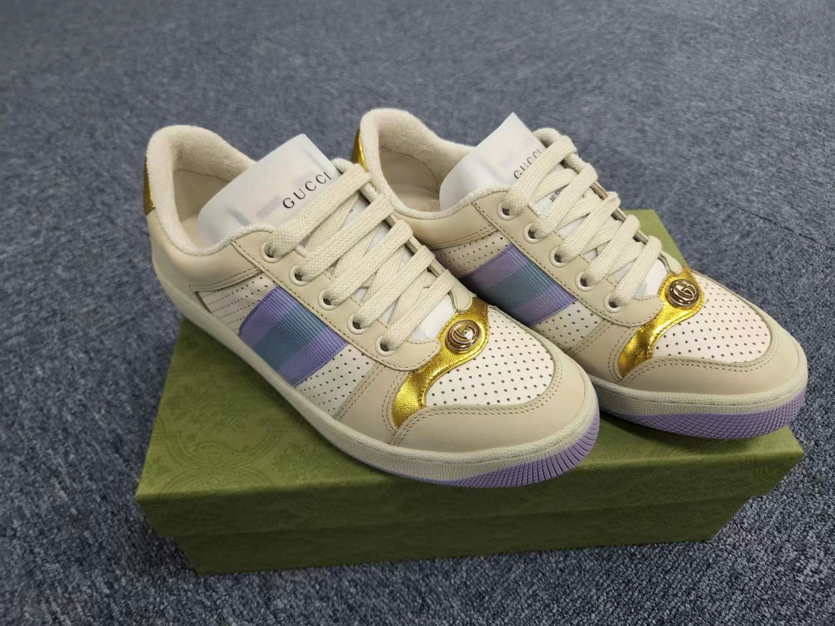 GUCCI 701103AACEF 9560 -T