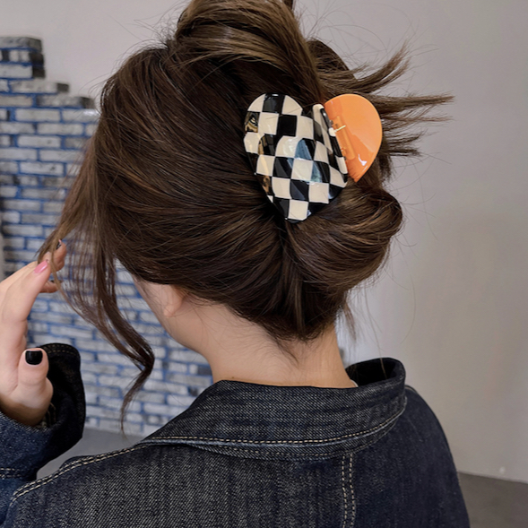 美國 Snack Break // Heart Claw in Checkboard