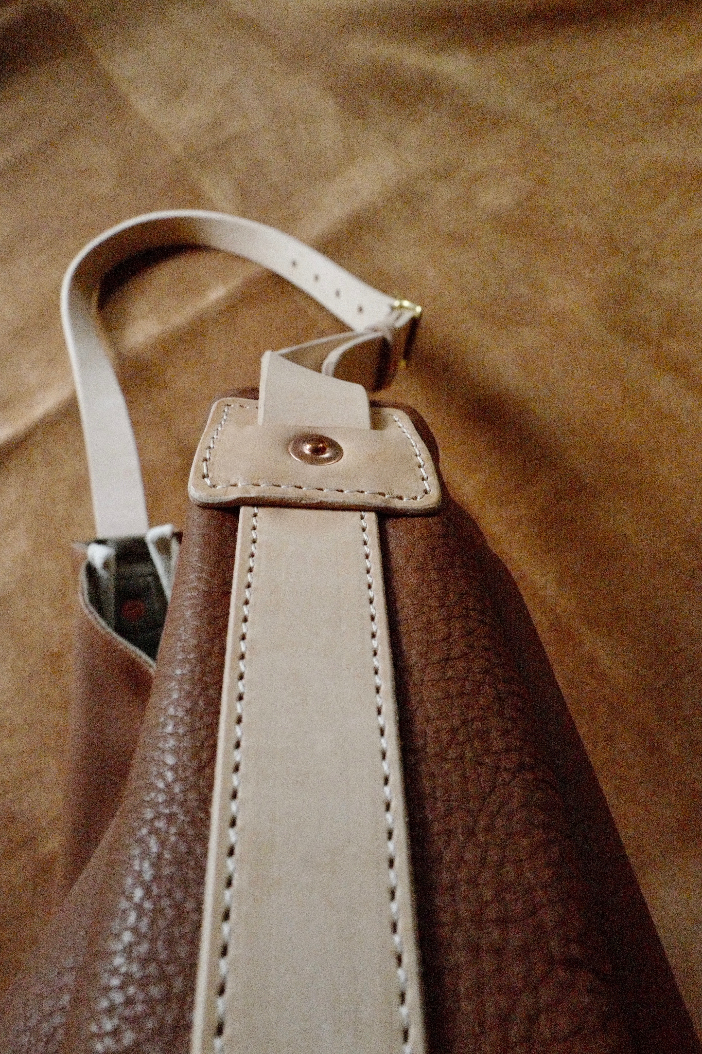 S.F.K 半月型包 ／鹿皮棕色（Deerskin/Black) 須事先詢問現貨數量或預定後製作 pre-order