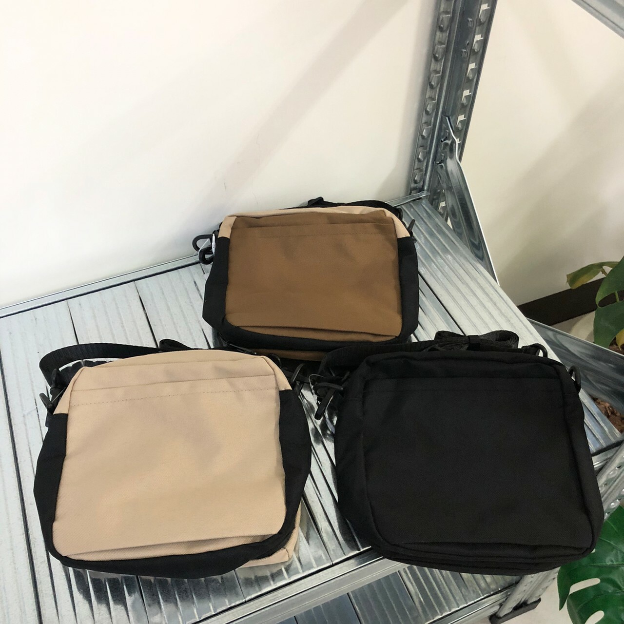 GERRY 機能斜側背收納方包 R1710