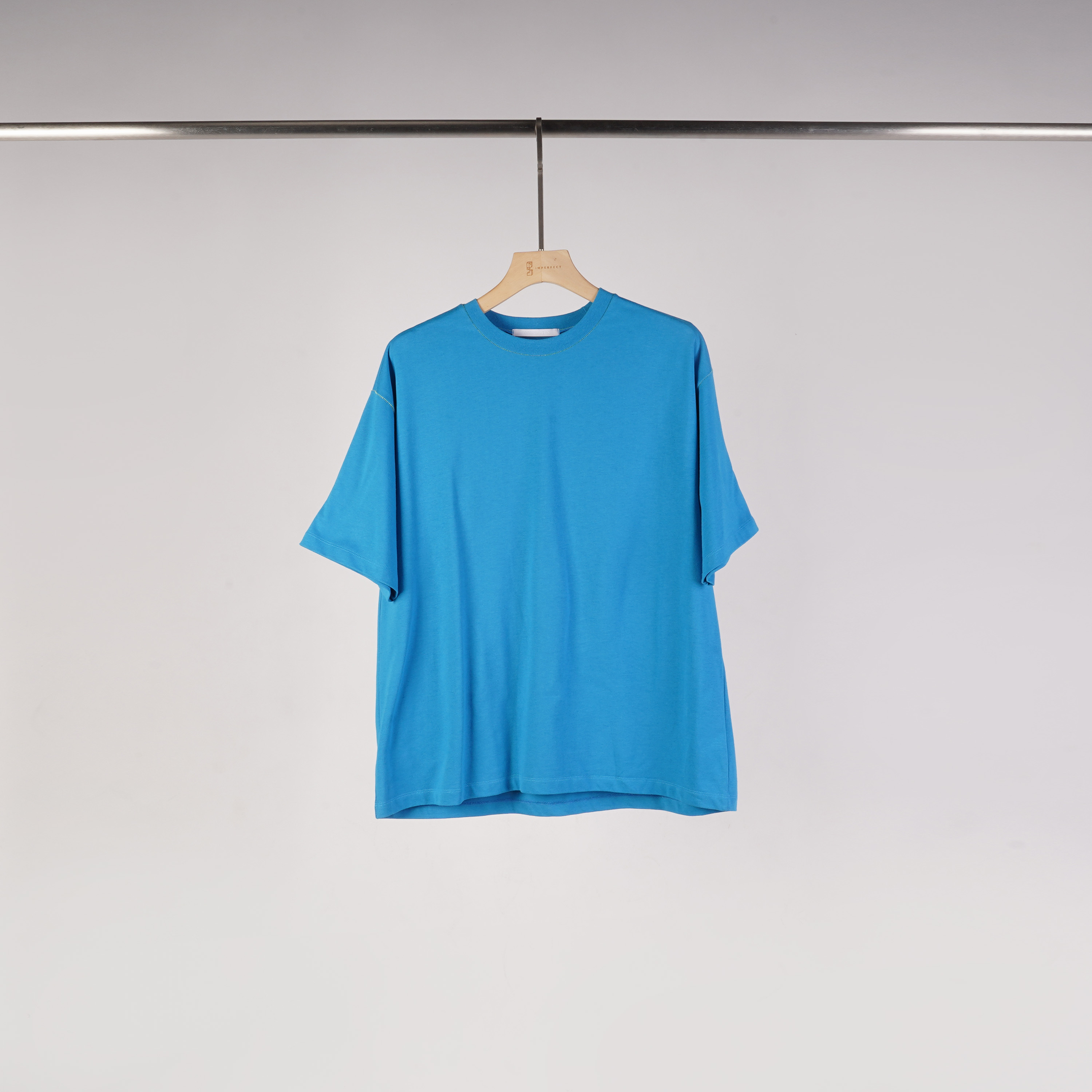 百搭撞色車線短T｜有點藍