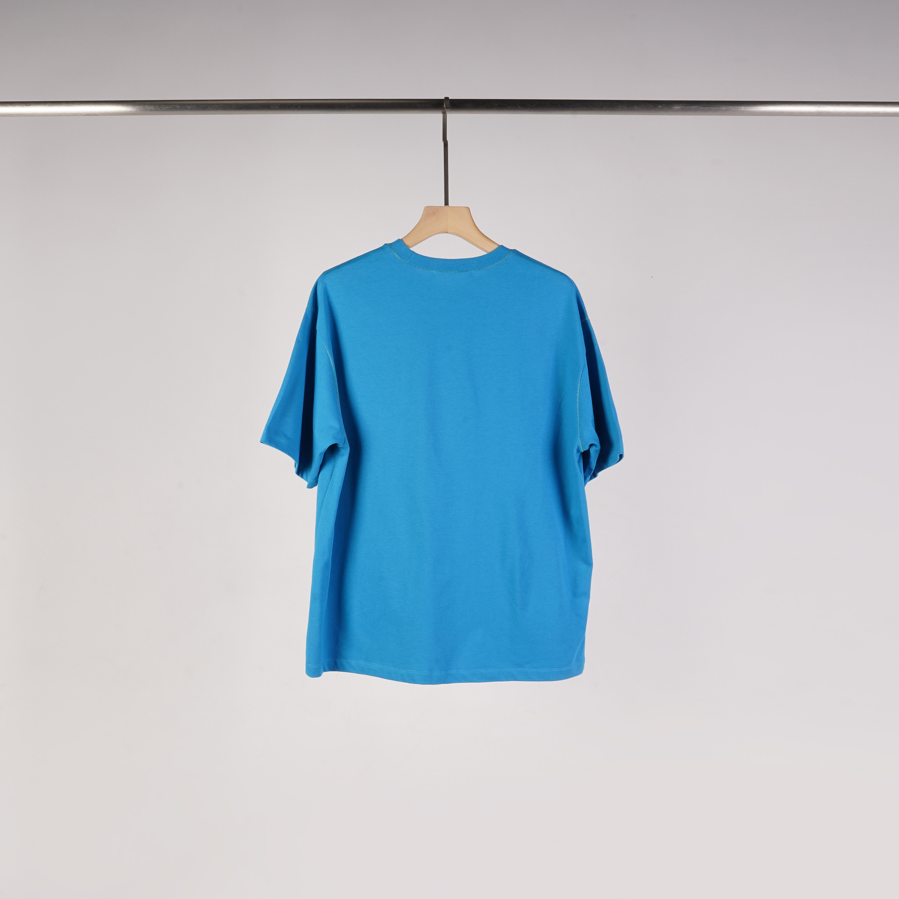 百搭撞色車線短T｜有點藍