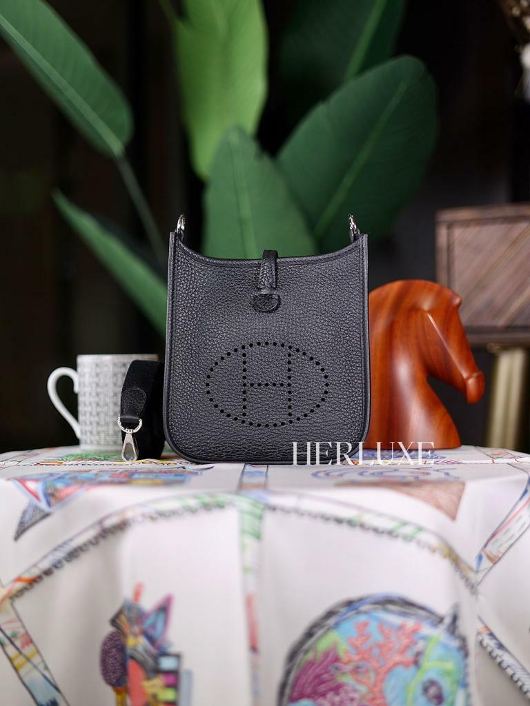 Evelyne mini 89 noir ck tc K (一代：肩帶長105cm)