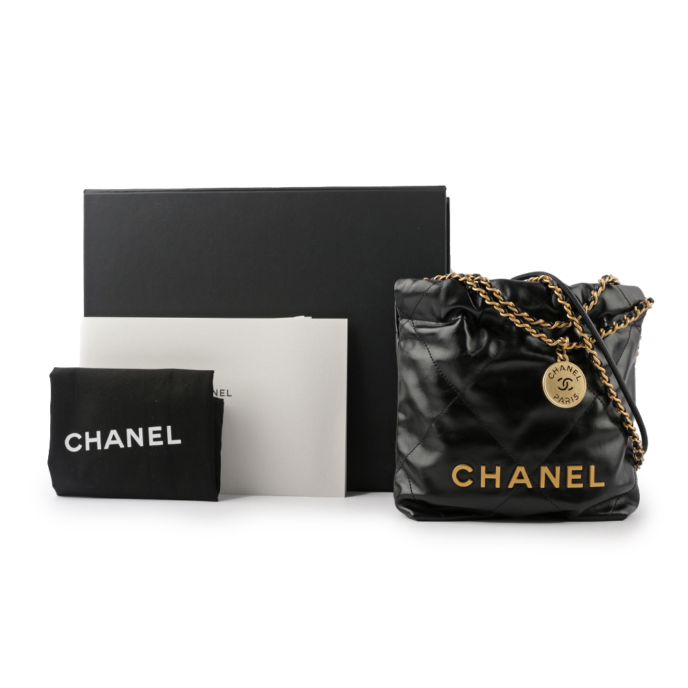 【CHANEL】新款22 Bag 金字菱格紋亮面小牛皮迷你斜背包(黑色) AS3980 B08037 94305