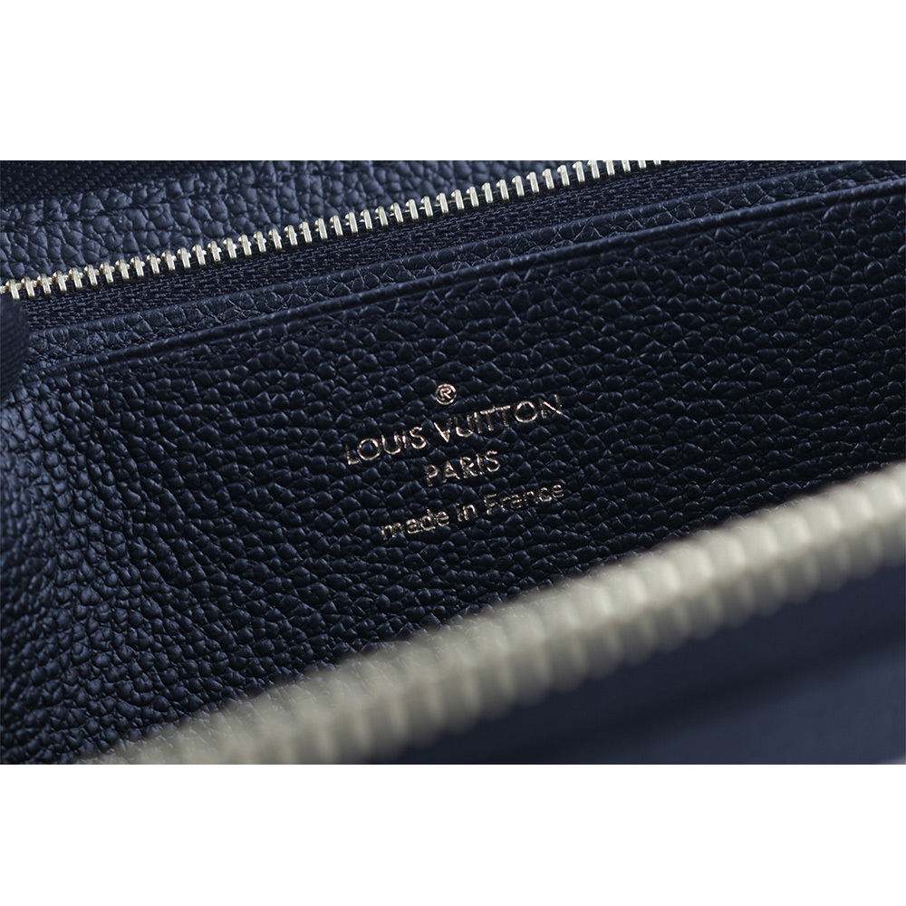 【Louis Vuitton / LV】新款Monogram 雙色牛皮壓紋長夾(黑色/米白色) M80481