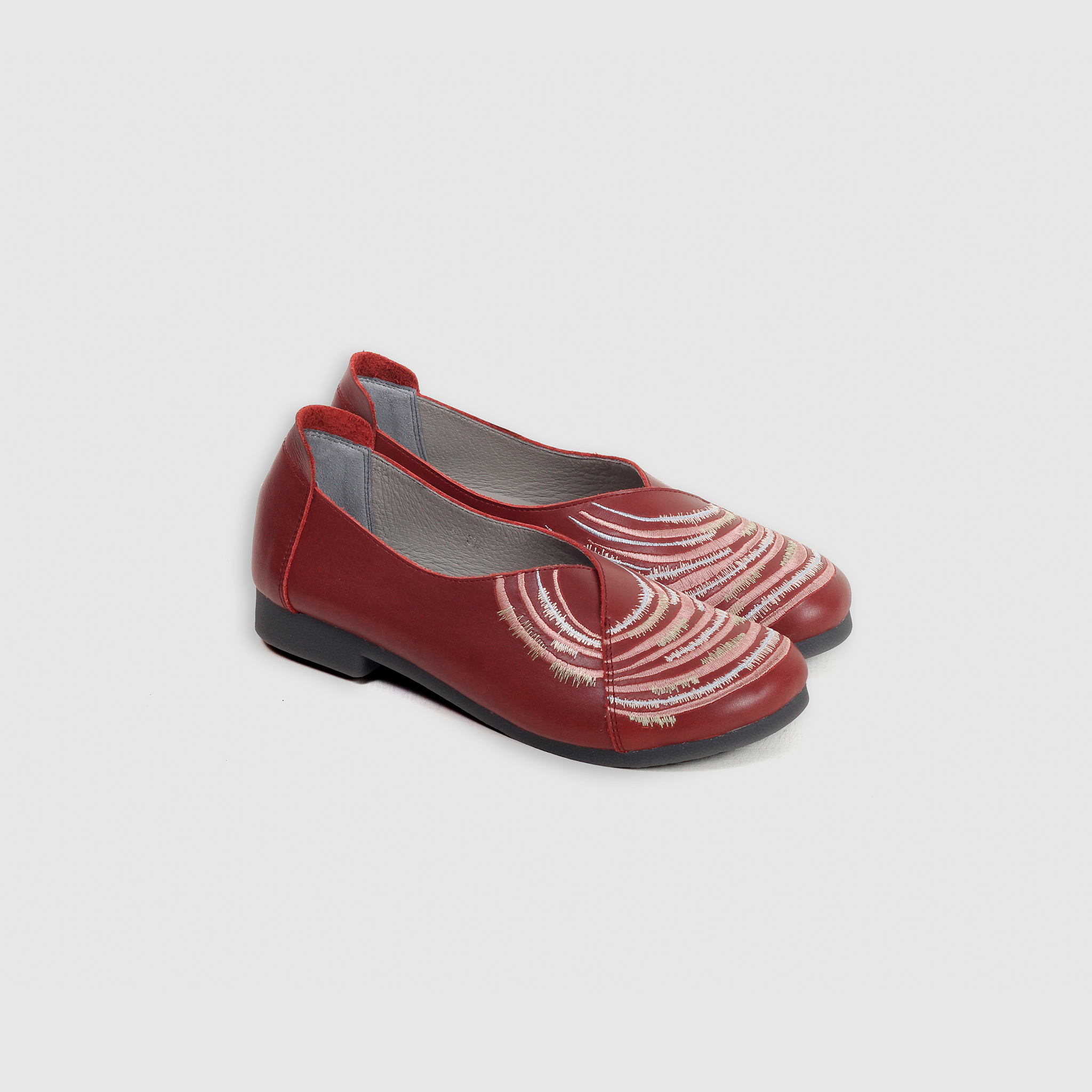 刺繡散步鞋｜甘樂中 (酒紅)