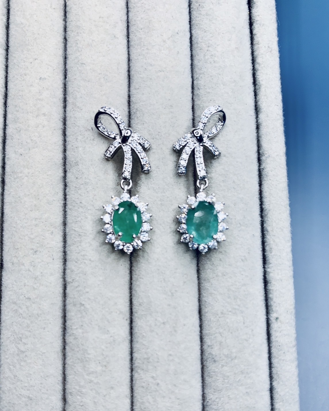 祖母綠銀耳環丨決斷力與沉穩丨五月誕生石