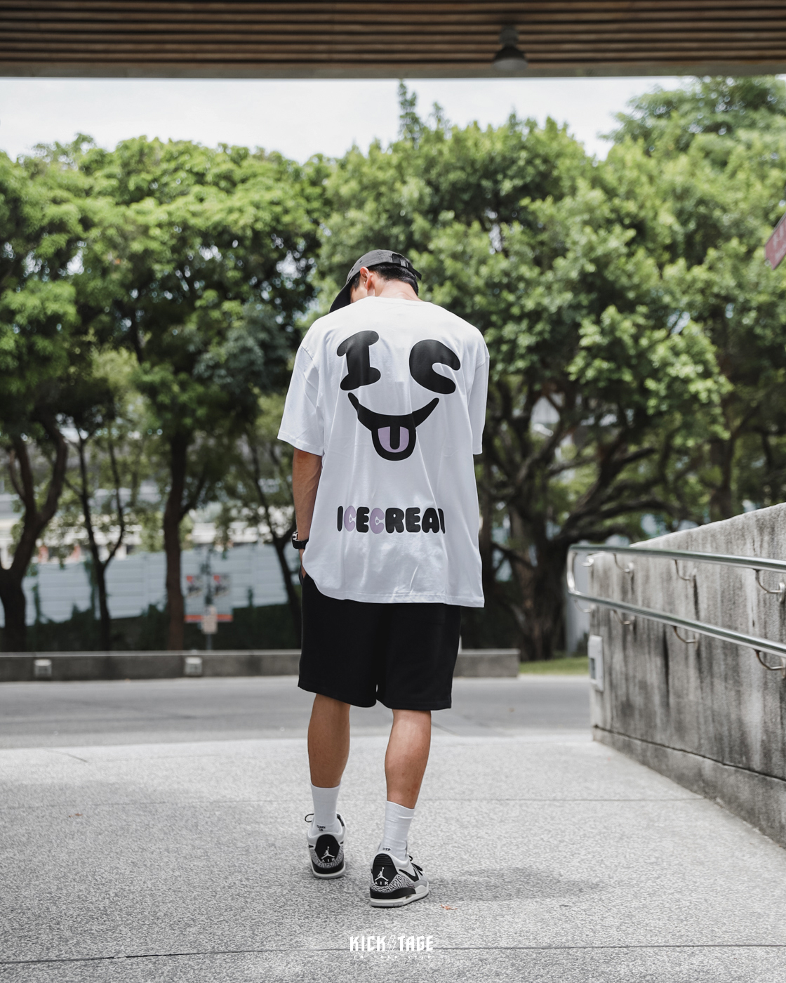 **特價商品售出不退換**BILLIONAIRE BOYS CLUB SMILE SS TEE 白色 淺紫色 吐舌 笑臉 印花 短T【431-4206】