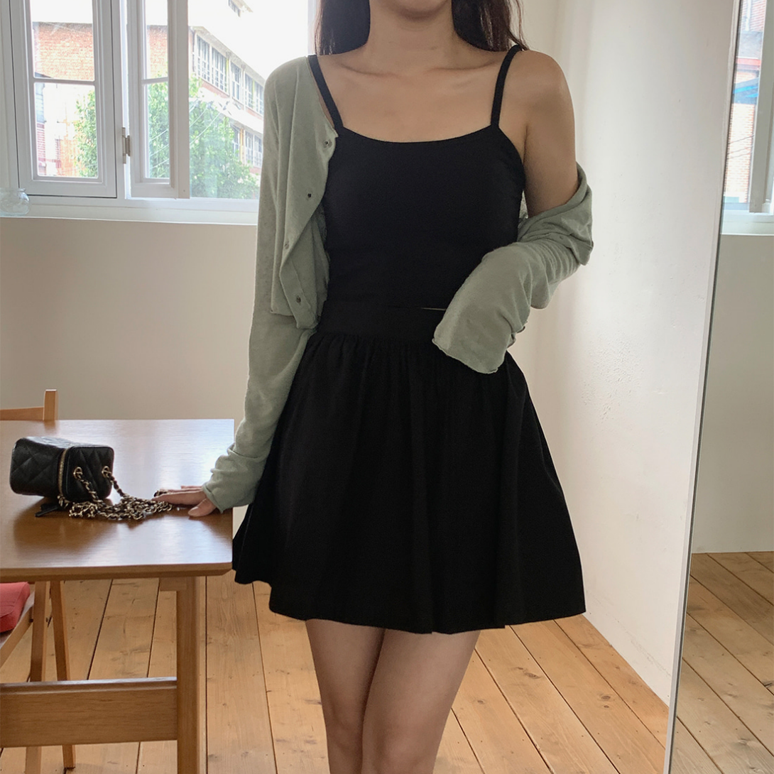 韓國Dejou授權 優雅舒適薄感荷葉領排釦上衣