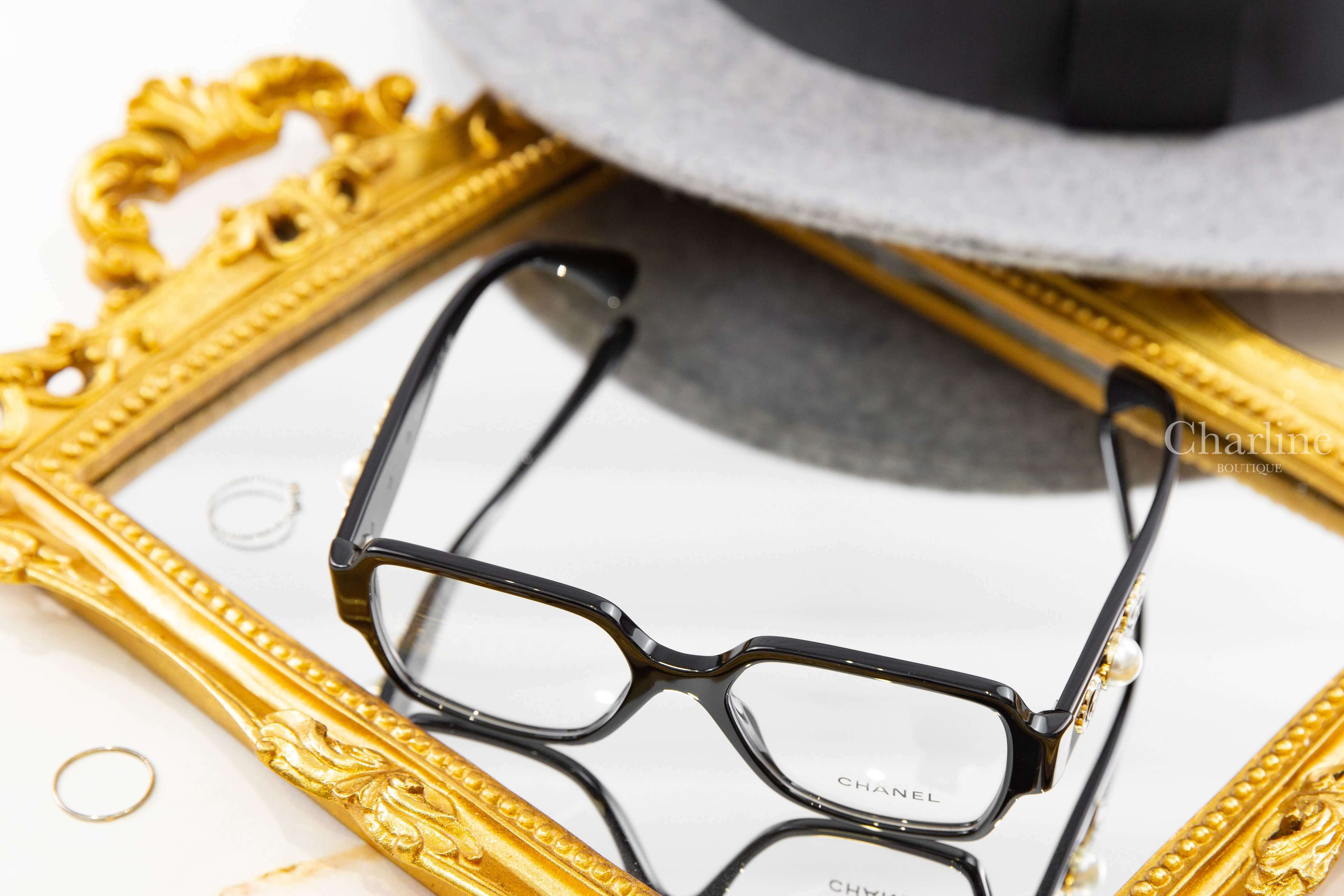 Chanel Square Eyeglasses 黑色方框側邊山茶花白色珍珠愛心CC平光眼鏡-Charline Boutique 精品代購