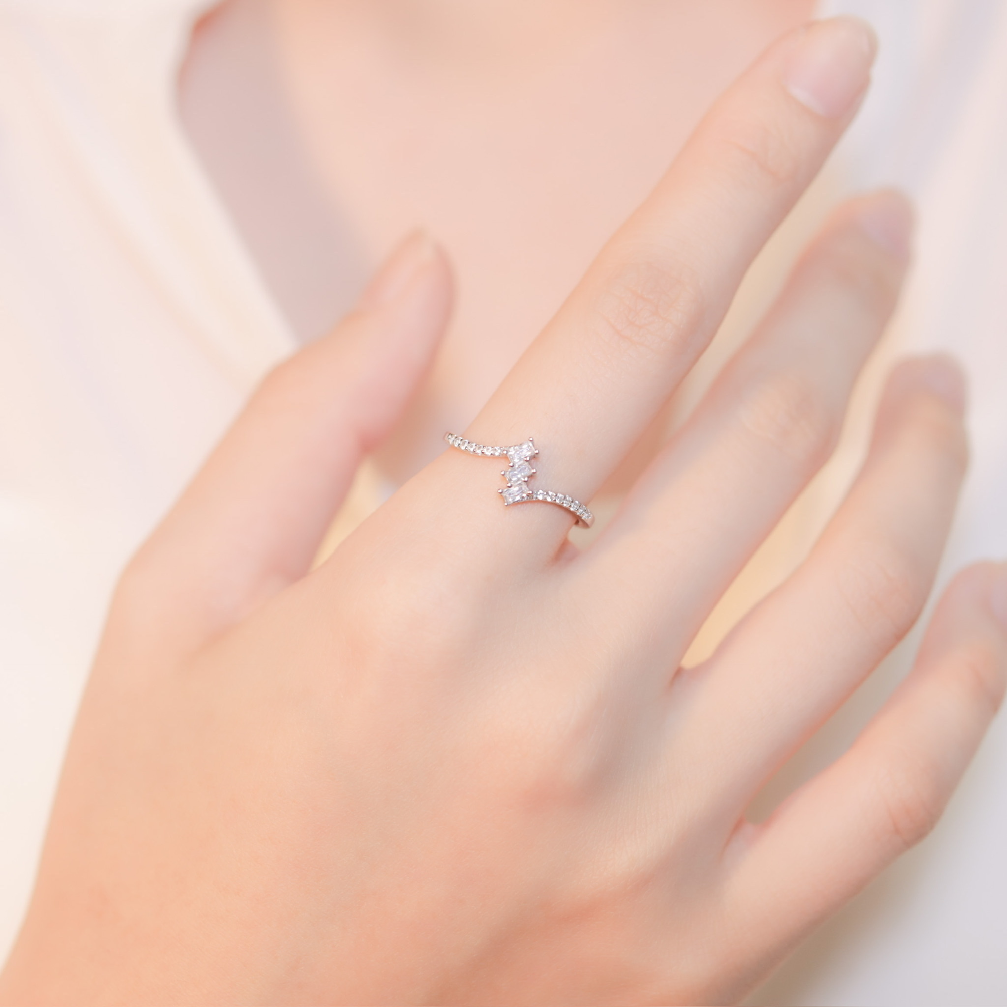 | 925 Silver | The Wall Of Heart Ring | RI0299 |