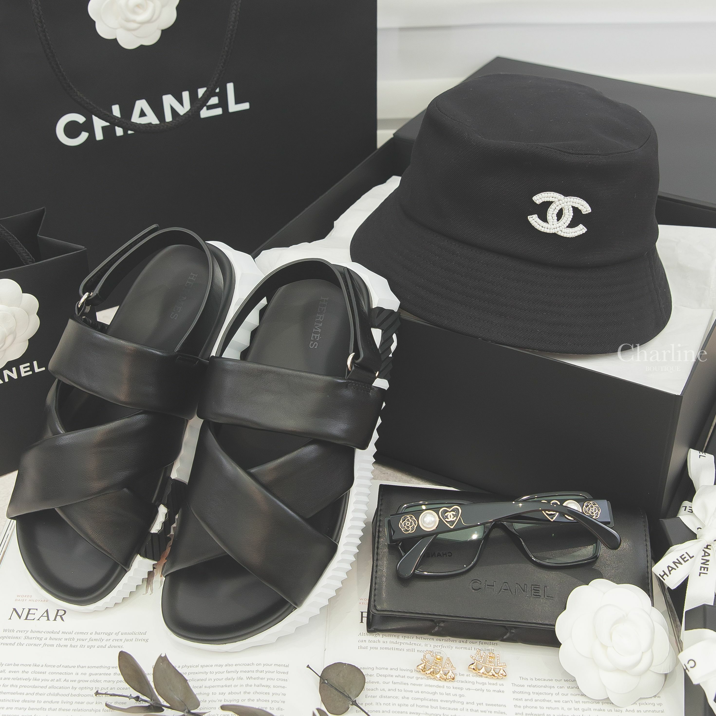 Chanel Eyeglasses 黑色方框側邊山茶花白色珍珠愛心CC眼鏡,Chanel Hat 黑底白色珠珠CC拼黑紅格紋內裡棉質漁夫帽,Hermès Sandal 黑色交叉牛皮白底黑色H魔鬼氈斜面涼鞋-Charline Boutique 精品代購