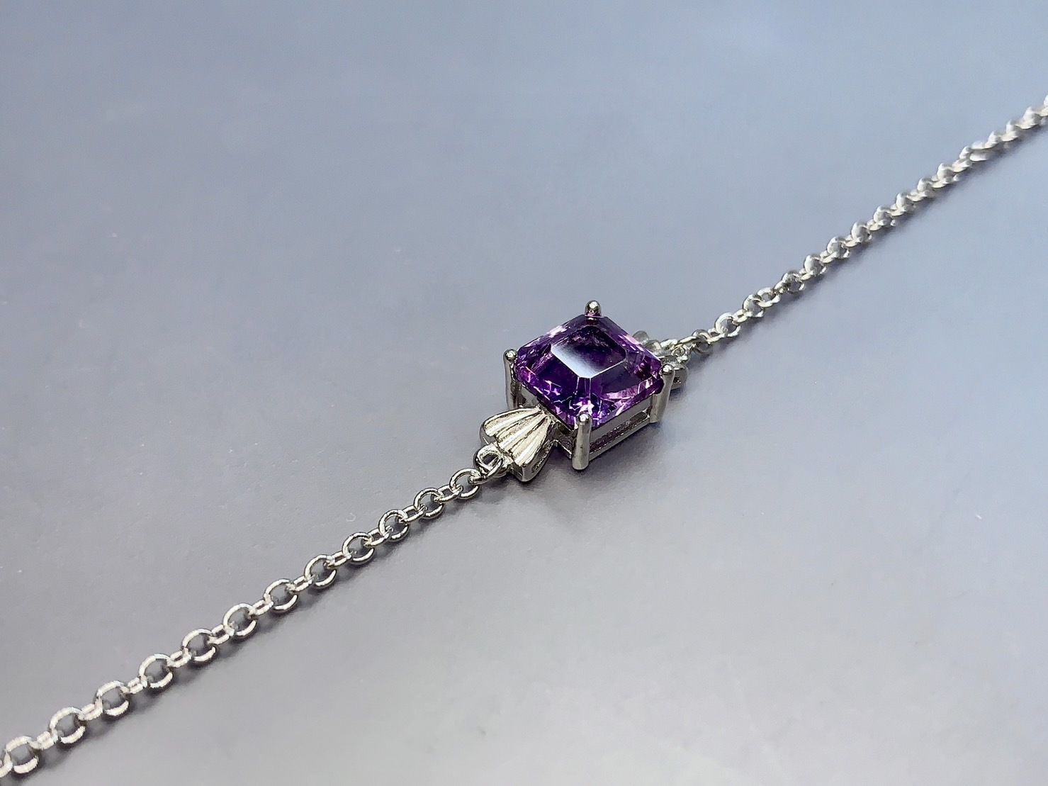 智慧與思緒清晰丨方型紫水晶銀手鍊丨二月