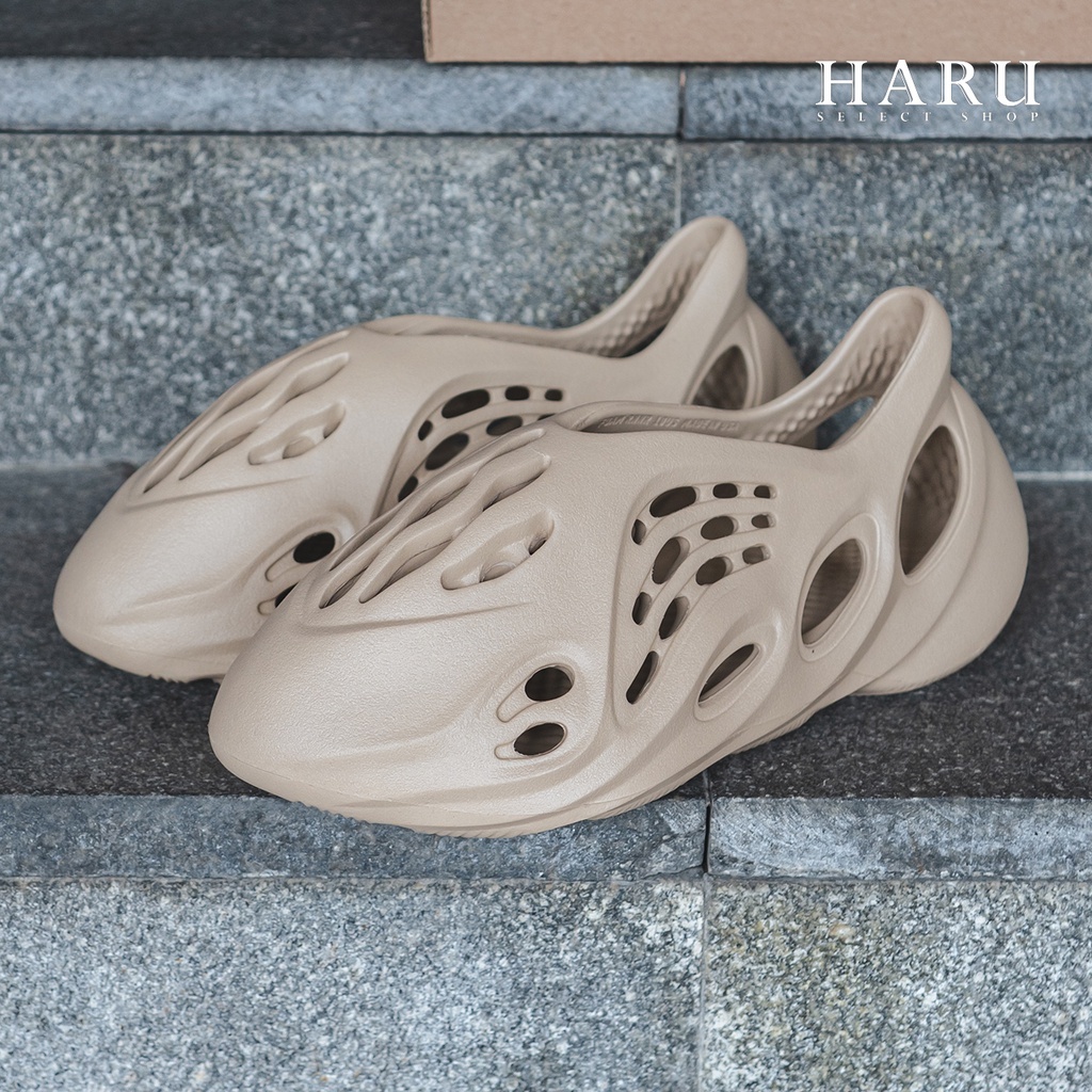 ADIDAS YEEZY FOAM RNNR MIST 柳木棕 拖鞋 懶人鞋 GV6774