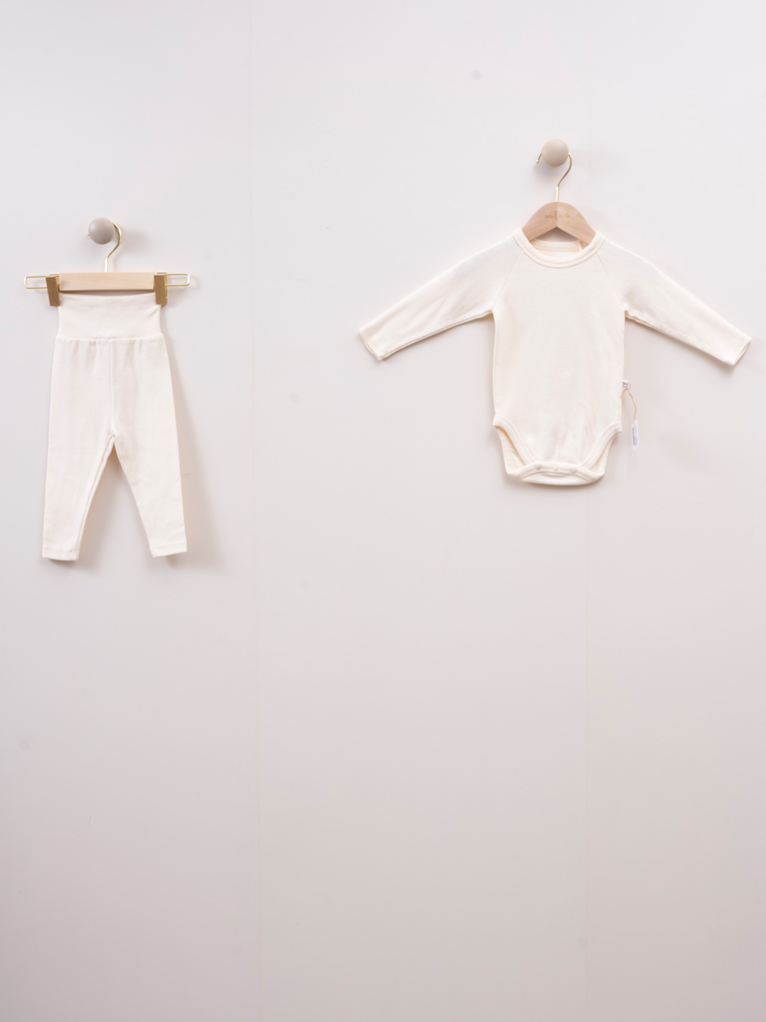 mila's 圓領長袖套裝