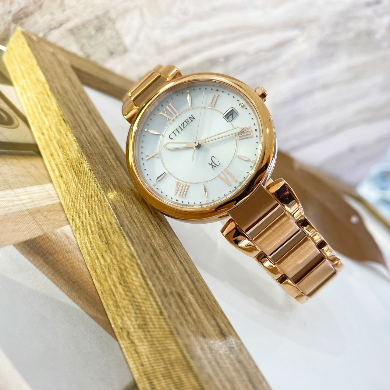 【CITIZEN 星辰】XC系列 光動能亞洲限定女錶 EO1192-59A  33mm 現代鐘錶