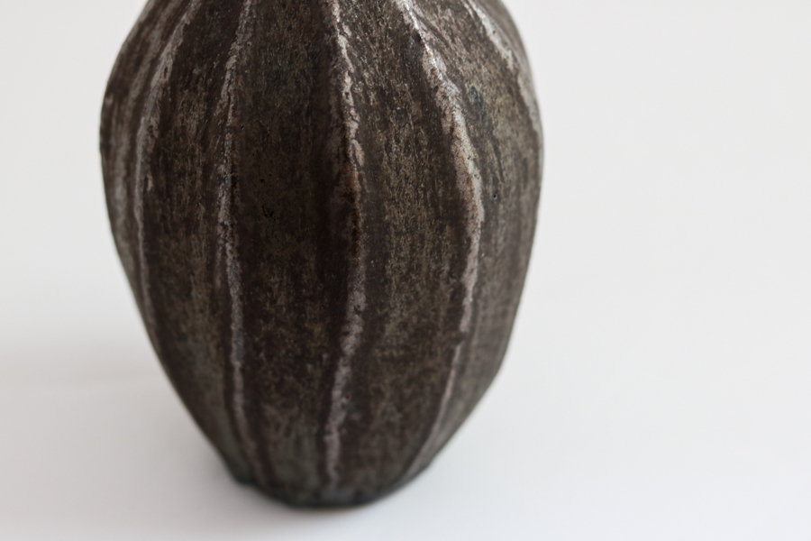 +g 小野象平-黑志野 一輪插