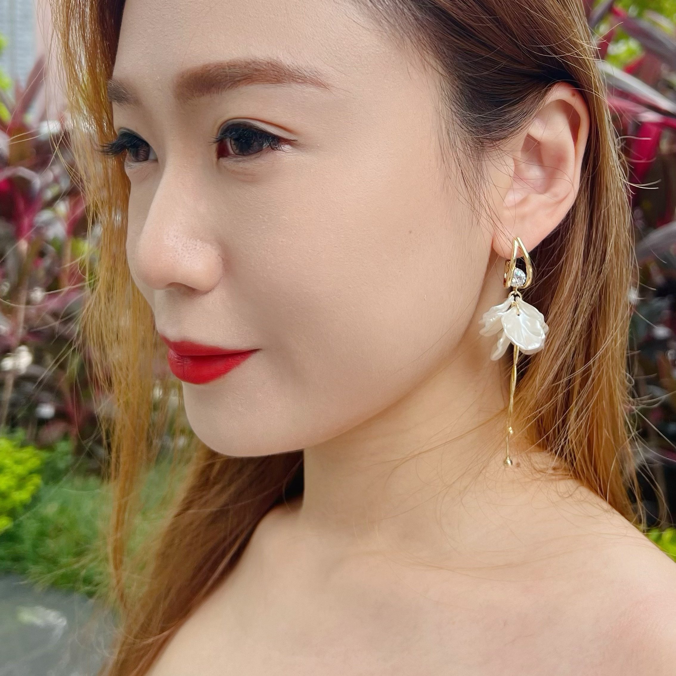 PY FASHION ACCESSORY : WHITE FLOWER GLDEN BLING BLING BALLET