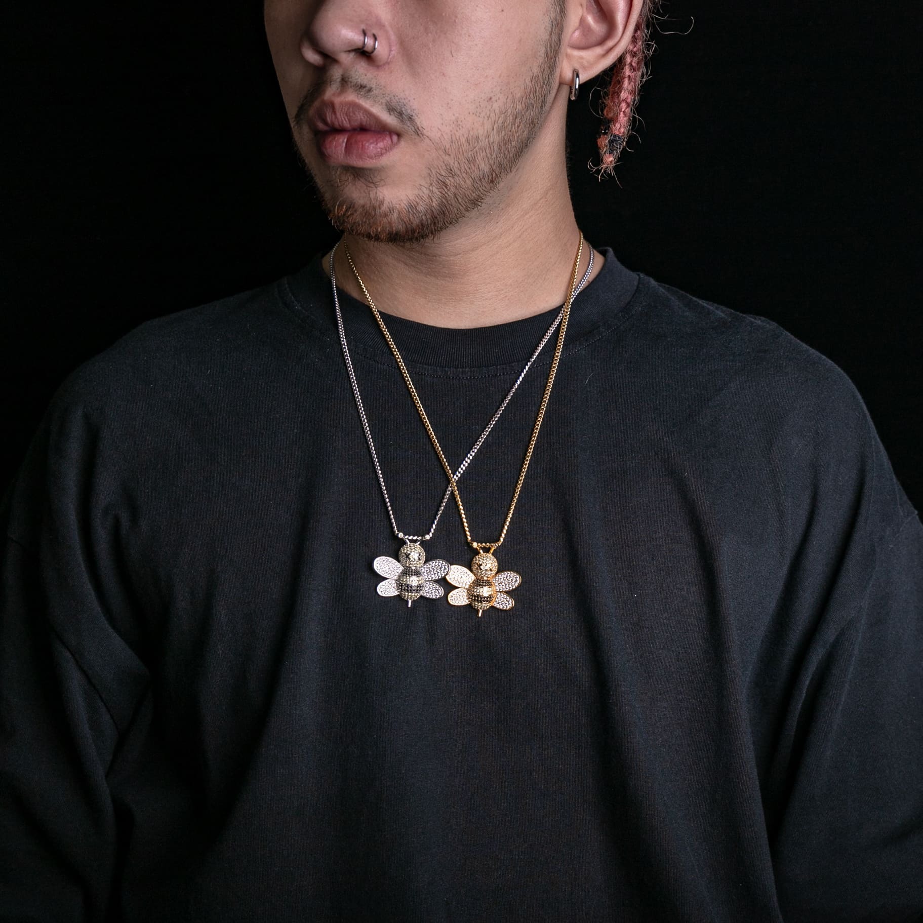 翻玩滿鑲蜜蜂墜飾