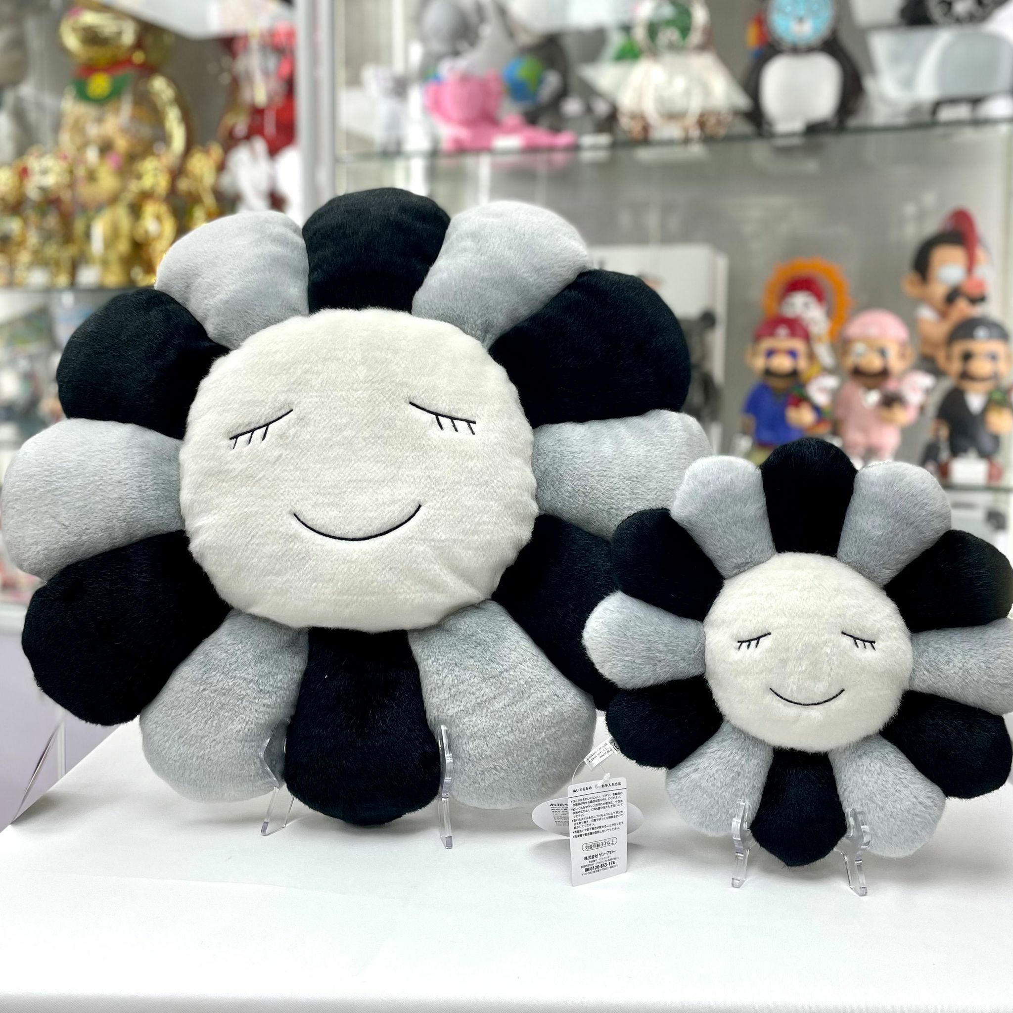 30cm / 60cm Flower Cushion (Black & Grey & White)