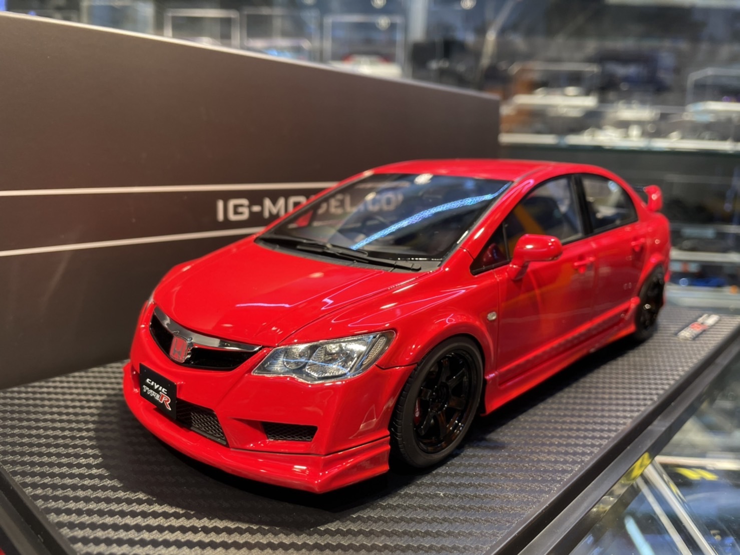 Ignition IG2828 Honda Civic FD2 Type R Red 1/18 (Resin)
