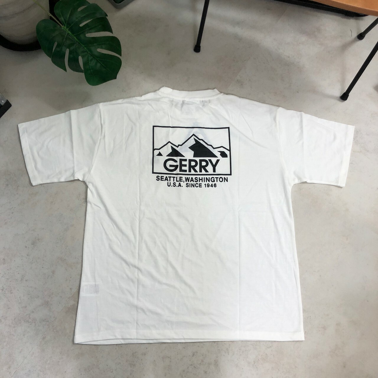 GERRY刺繡Logo背後印刷短Tee GE23SU06