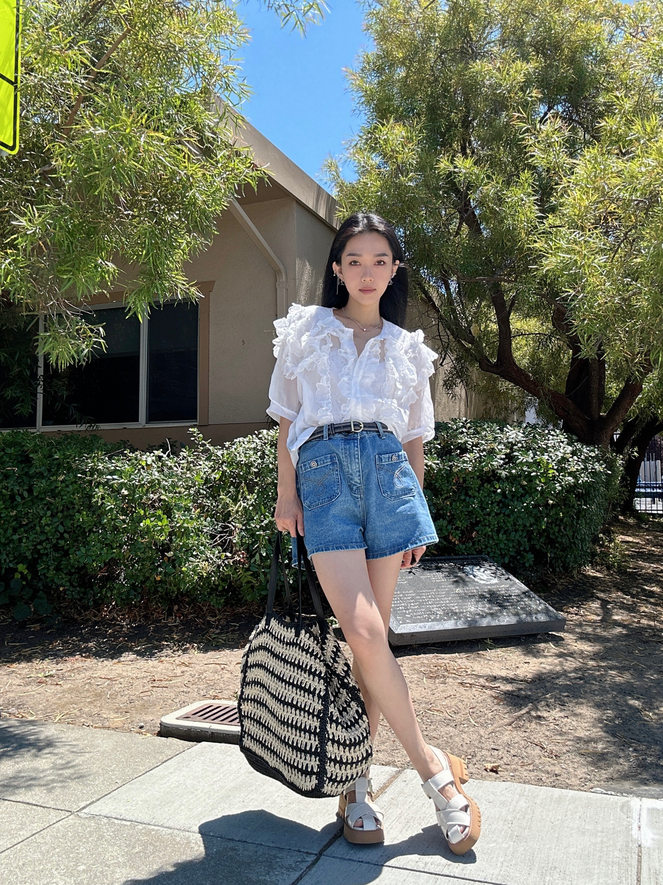 波浪邊反領紗恤上衣（現貨產品）