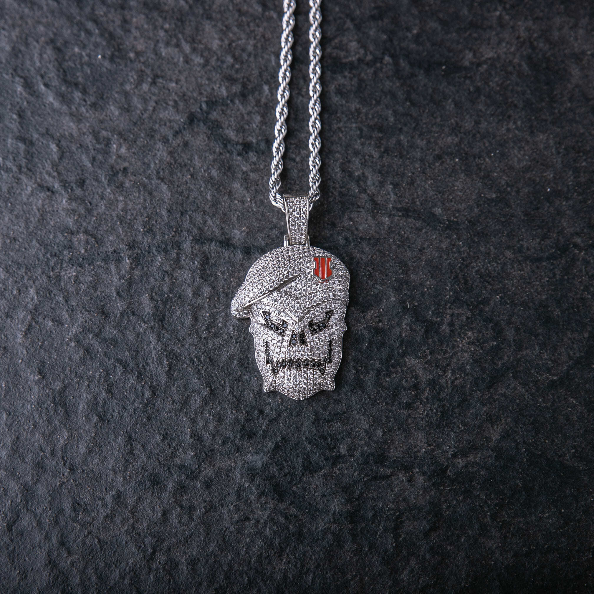 滿鑲骷髏士兵墜飾