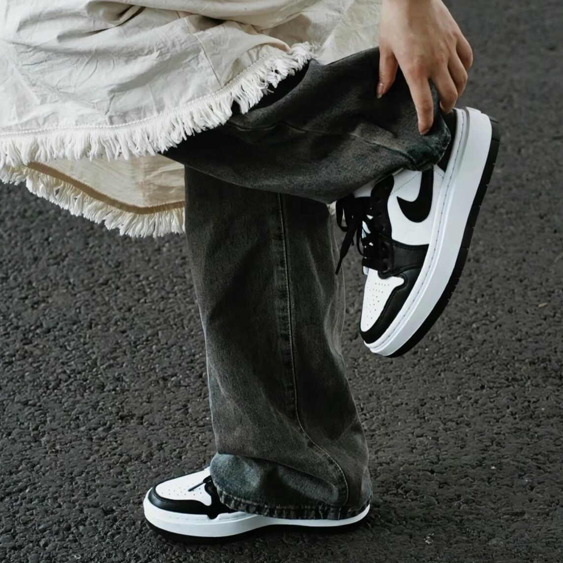 jd 1 low black white