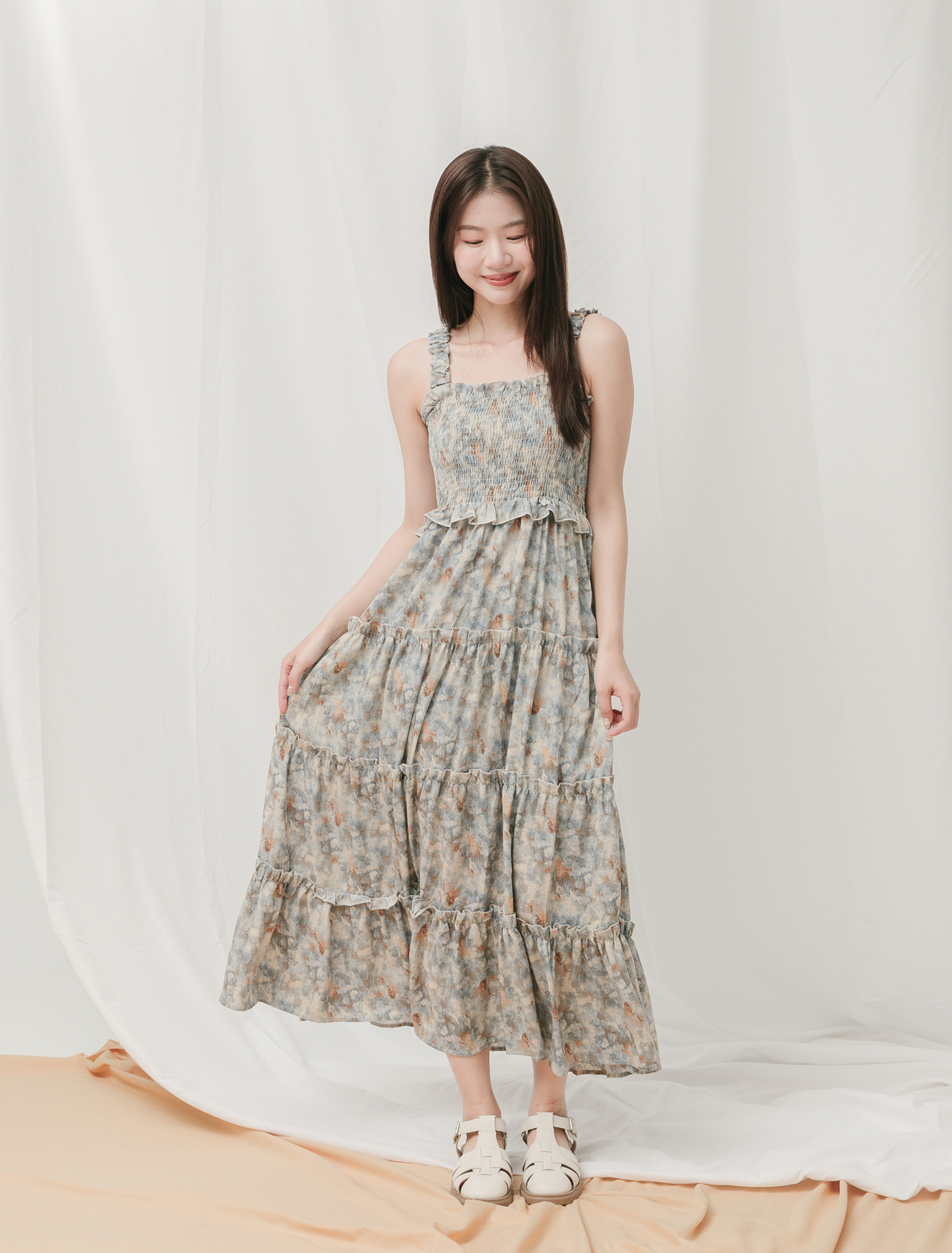 法朵Fado Shop｜吊帶繽紛花印洋裝 671B005 藍/紫