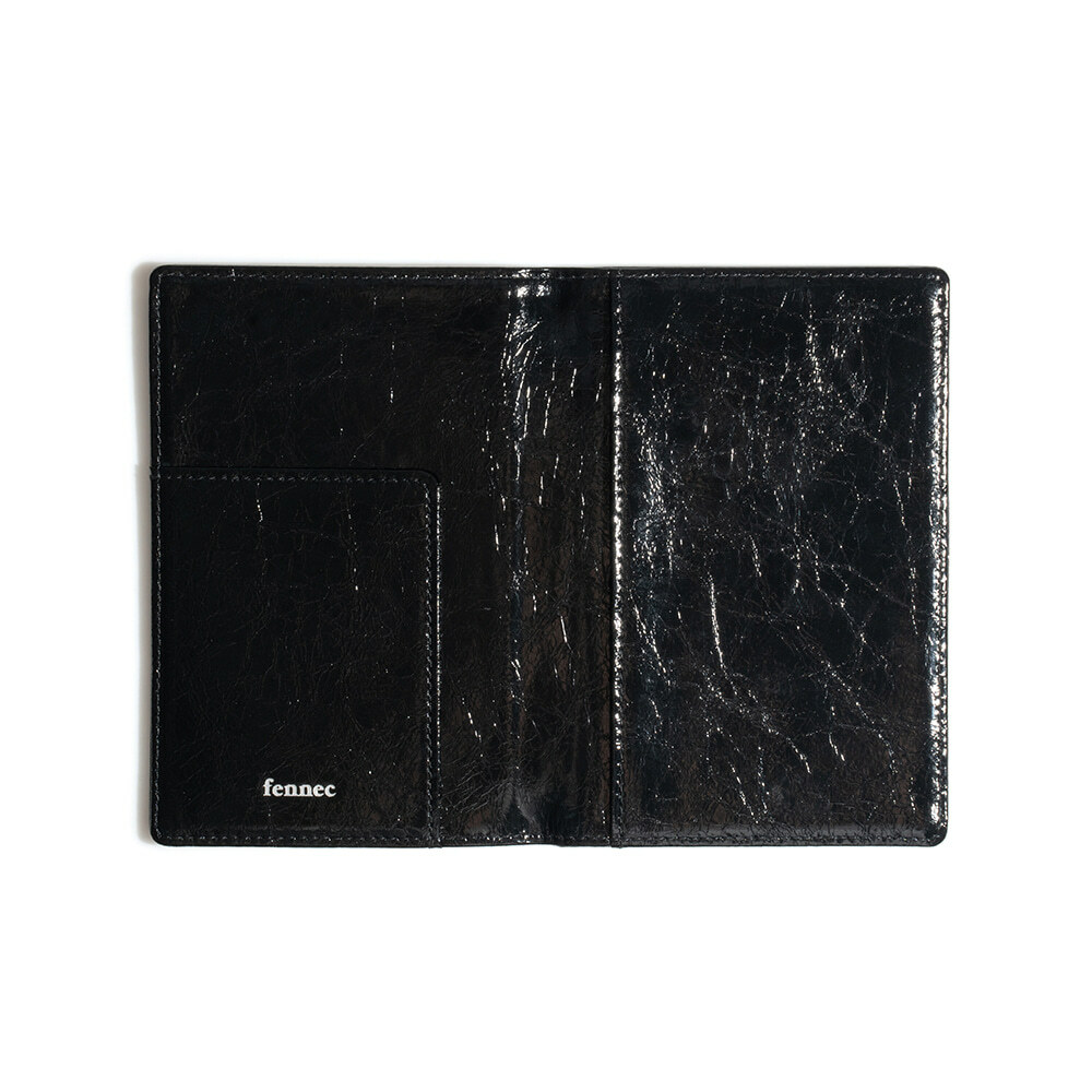 fennec - CRINKLE PASSPORT CASE - BLACK