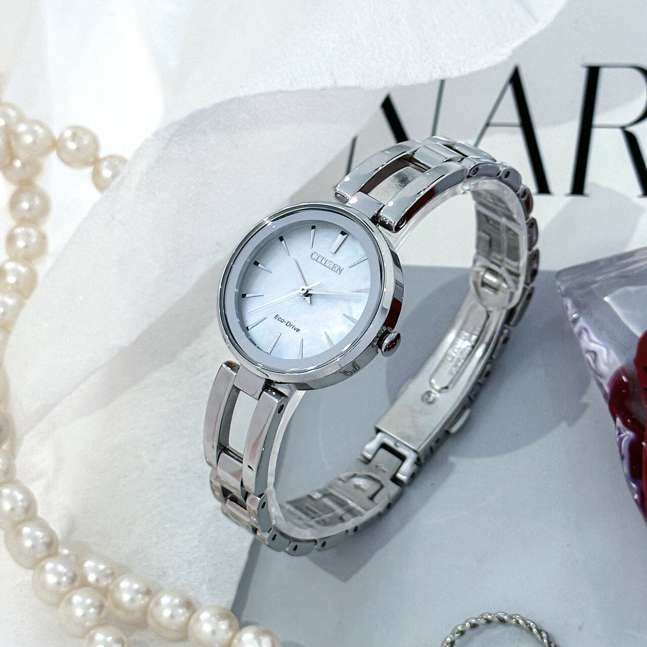 【CITIZEN 星辰】Lady's 精緻簡約光動能腕錶 EM0631-83D 28mm 現代鐘錶