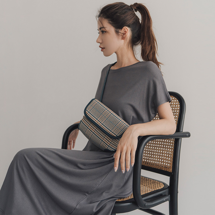 簡約素色長版洋裝