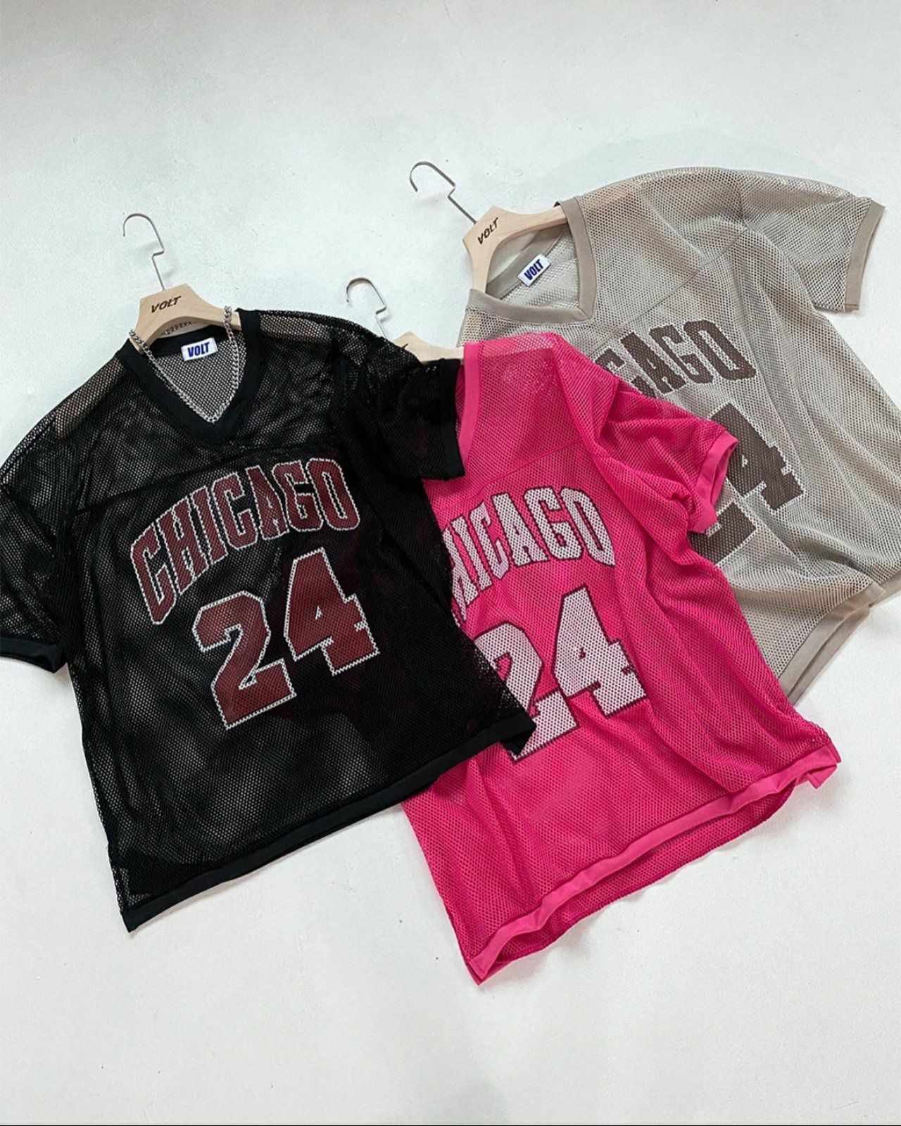 V領網紋英文字短袖Tee VOLT-015T