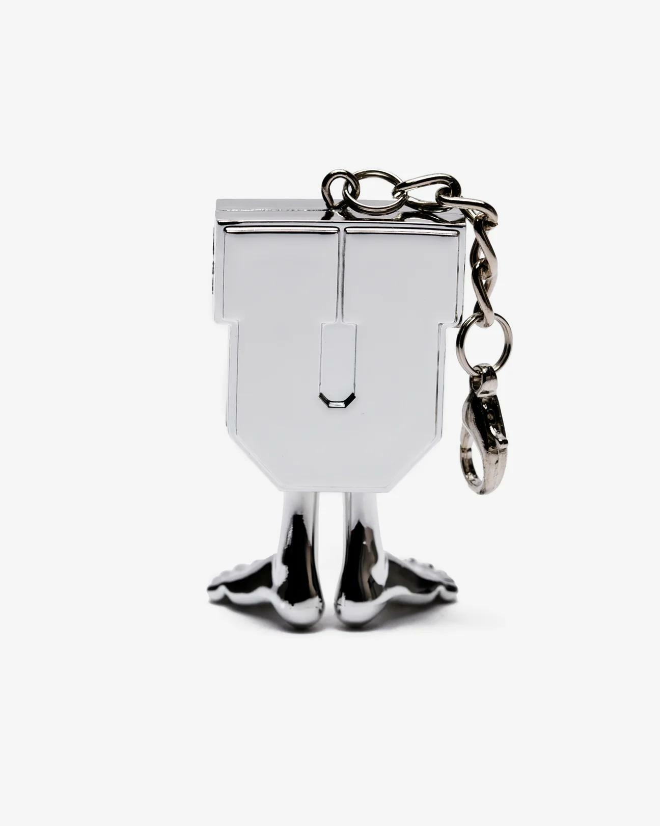 UNDEFEATED X MEDICOM UMAN KEYCHAIN - CHROME