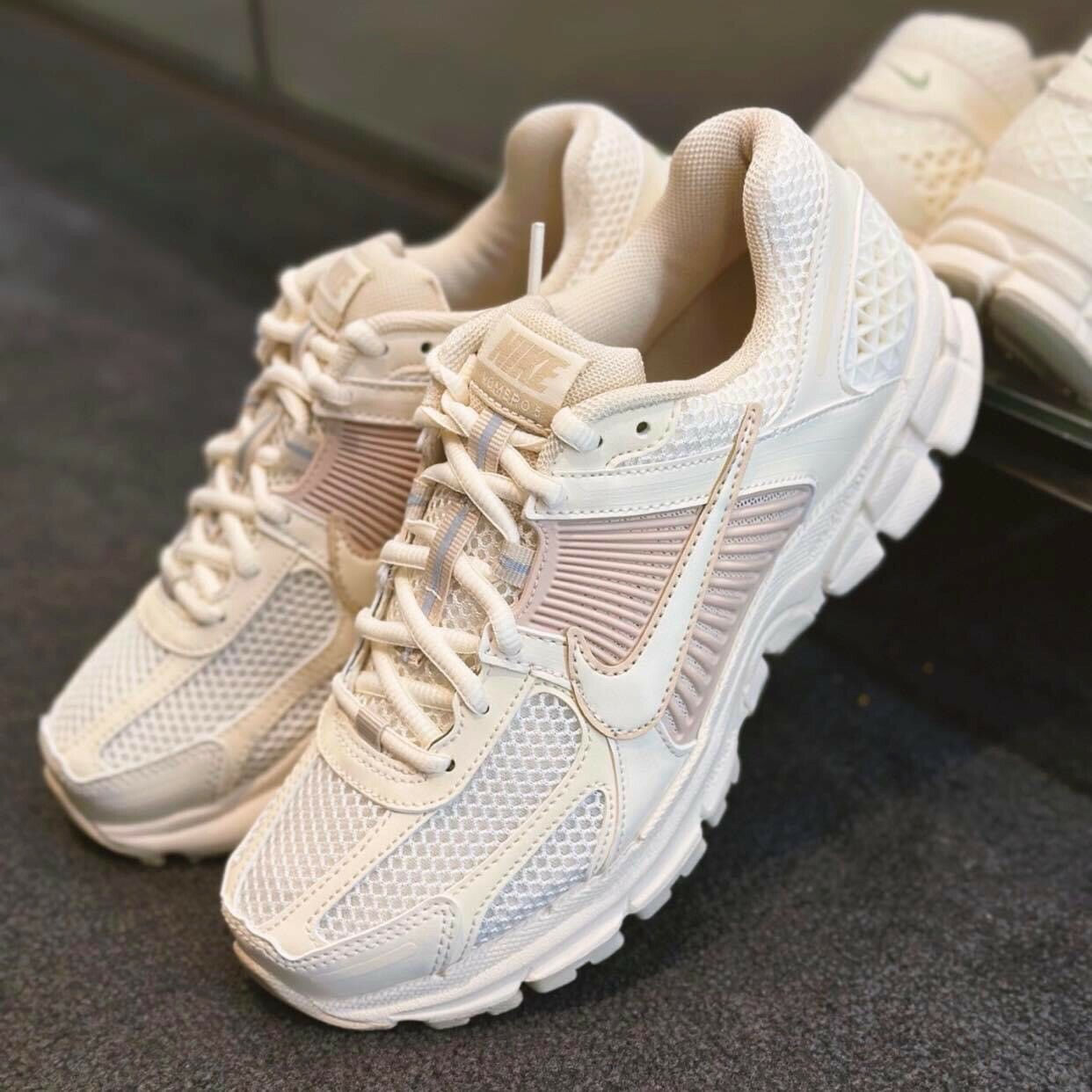 Nike Air Zoom Vomero 5 奶茶 奶咖 老爹鞋 杏仁奶茶 慢跑鞋 女鞋