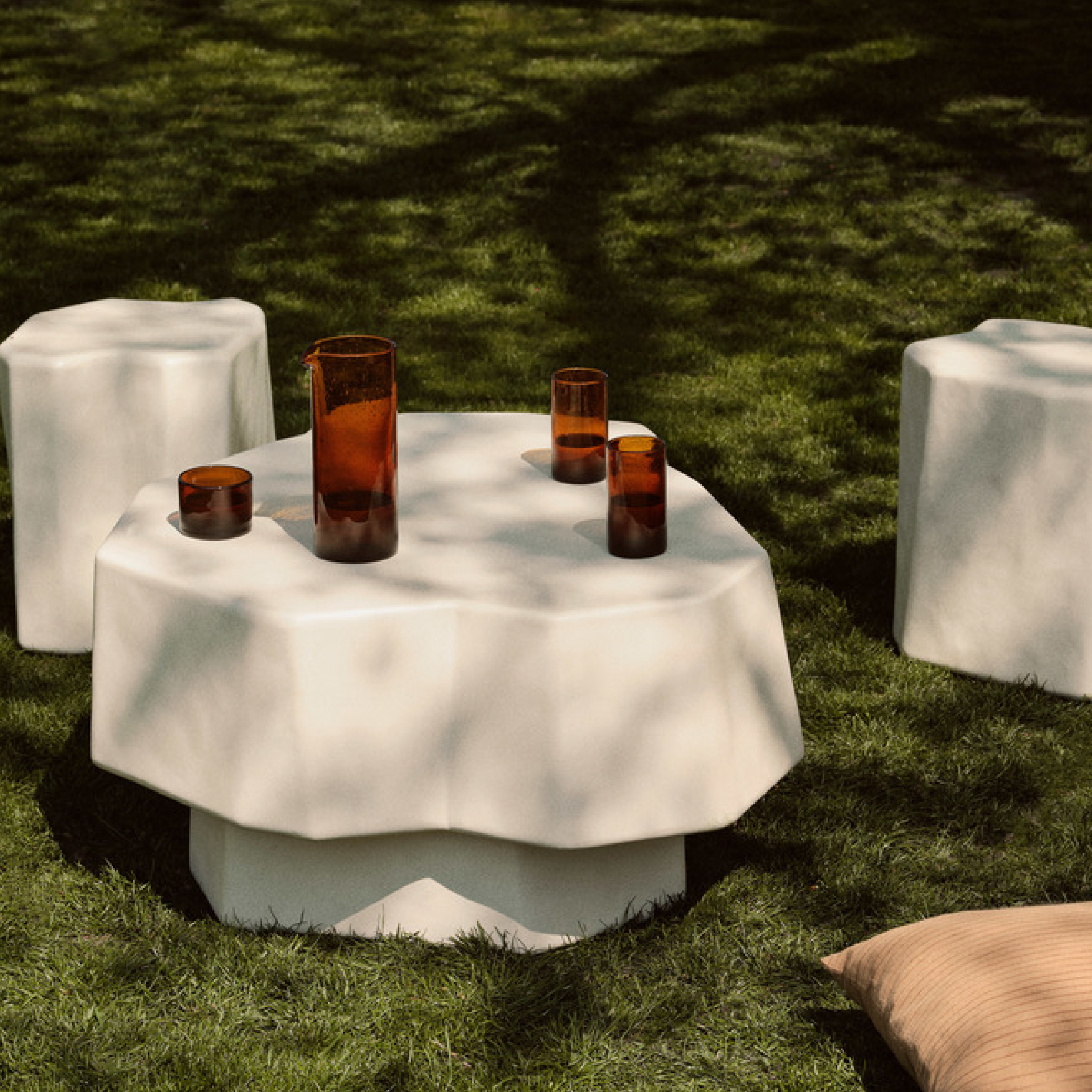 (預購) 巨石 / 咖啡桌 - 小 by Ferm Living